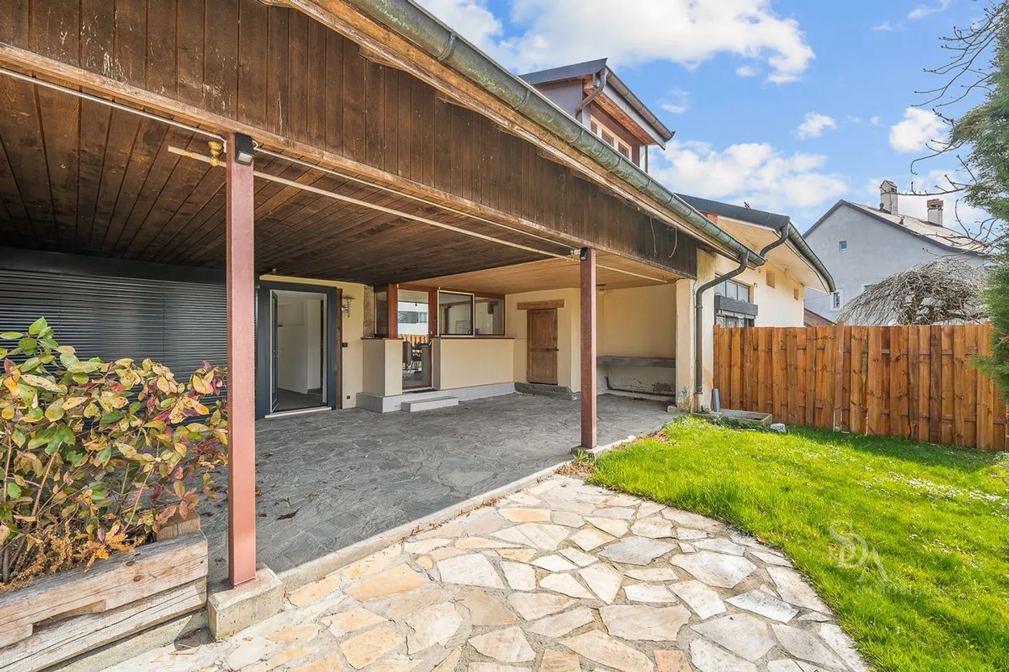Geräumige Wohnung mit großen Terrassen - Foto 1 von 13