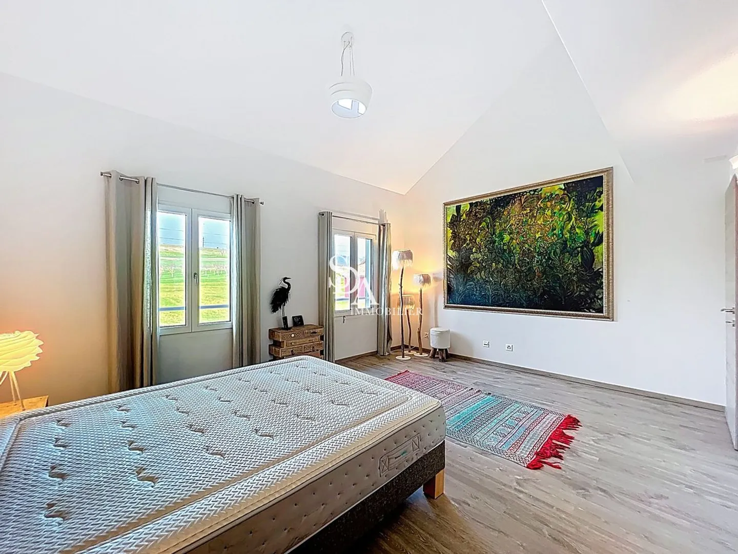 Stunning Semi-Detached House - Photo 13 of 13