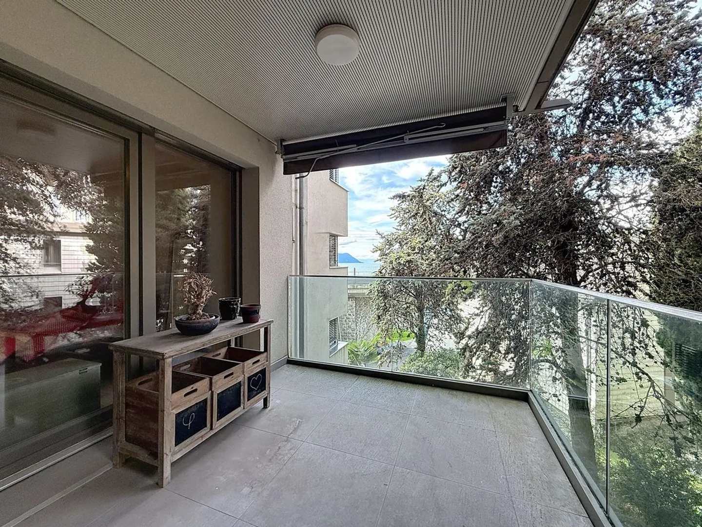 By the lake, sublime 2.5 room apartment with underground parking space - Photo 6 of 6