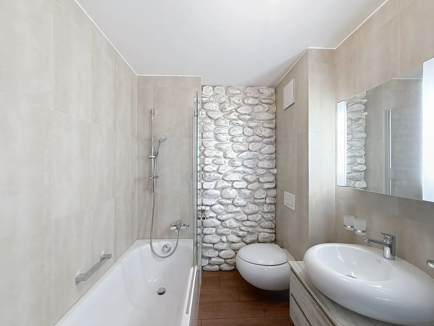 By the lake, sublime 2.5 room apartment with underground parking space - Photo 5 of 6