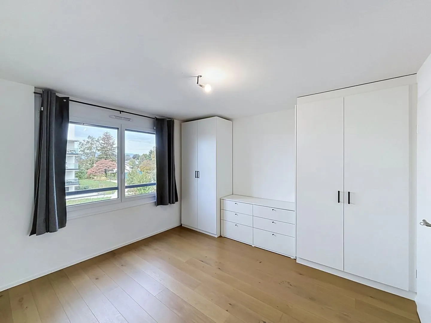 Appartement lumineux avec balcon - Photo 5 sur 10
