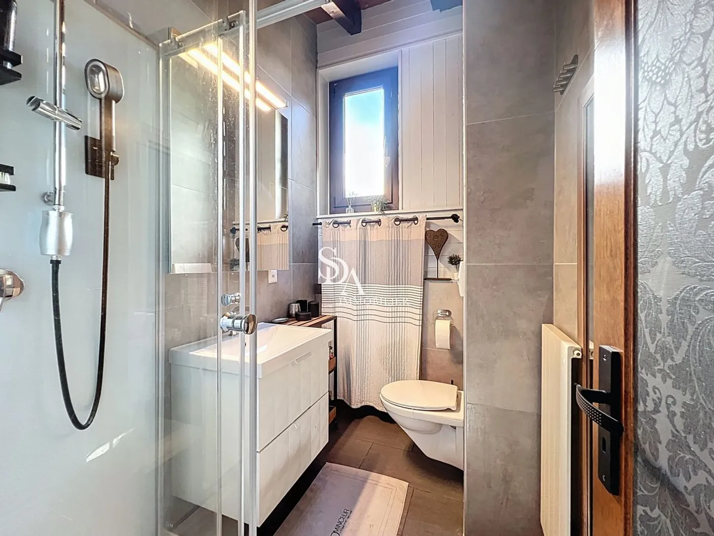 Sublime and spacious duplex - Photo 12 of 13