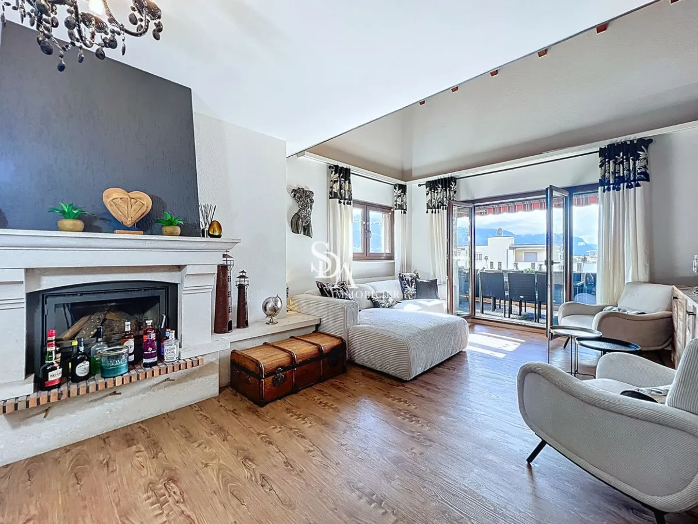 Sublime and spacious duplex - Photo 2 of 13