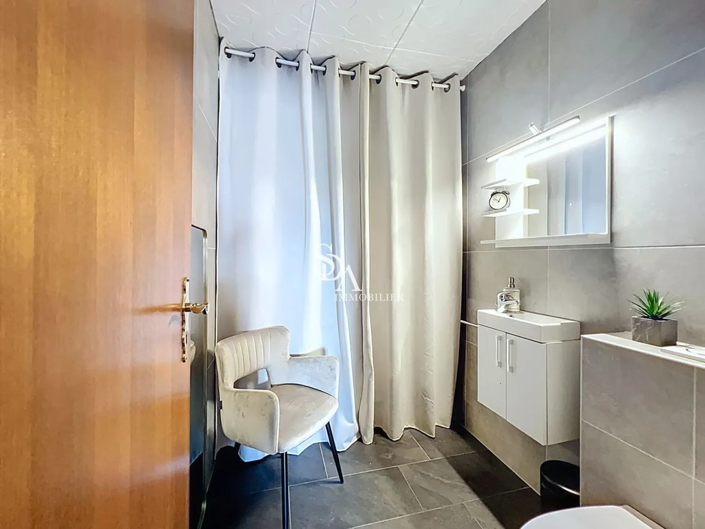 Sublime and spacious duplex - Photo 9 of 13