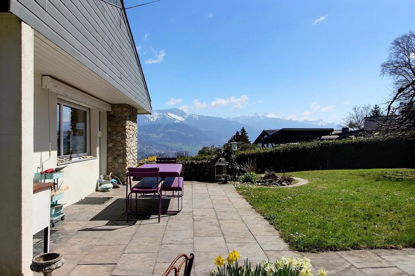 Diese geräumige und helle Einfamilienvilla bietet sehr interessantes Potenzial! - Foto 1 von 10