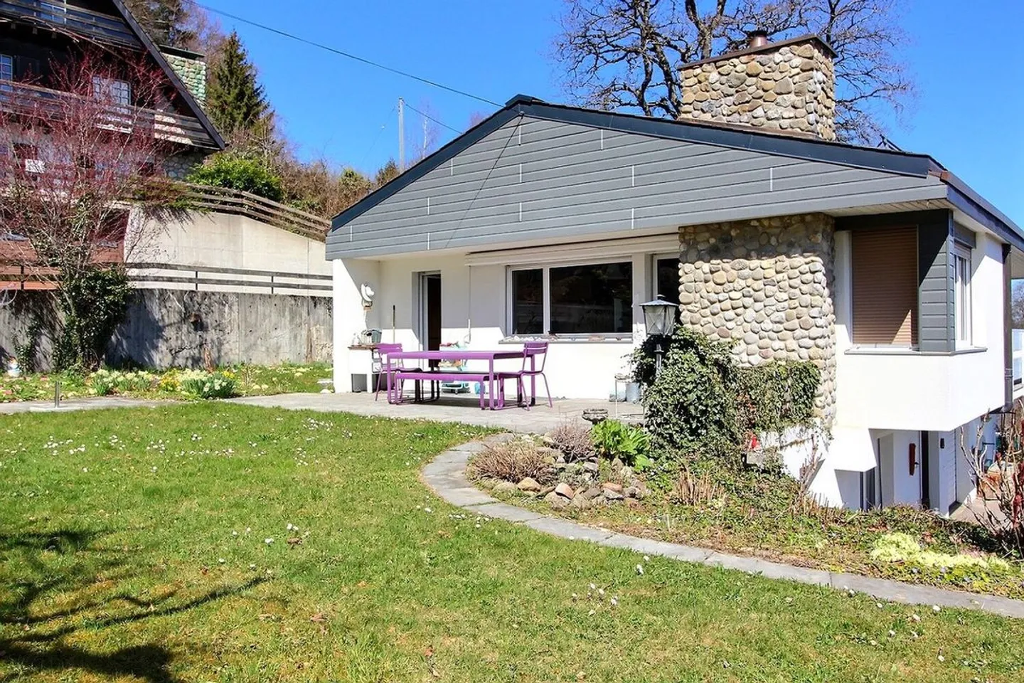 Diese geräumige und helle Einfamilienvilla bietet sehr interessantes Potenzial! - Foto 9 von 10