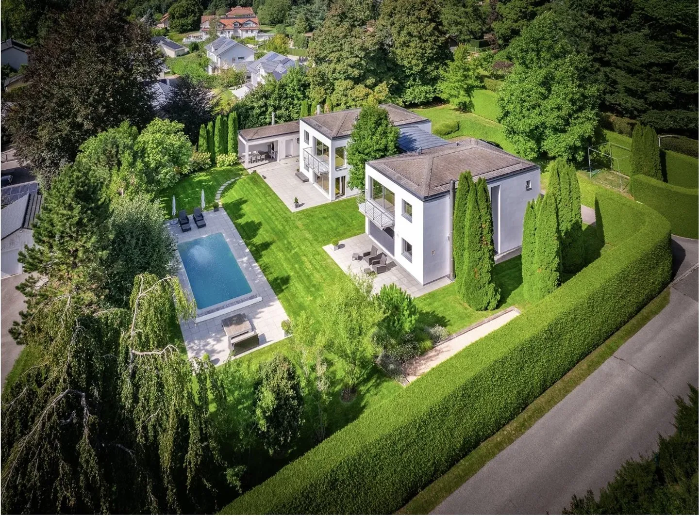 Grande villa contemporanea di 500m², piscina, tranquilla, vista sul Giura - Foto 3 di 13