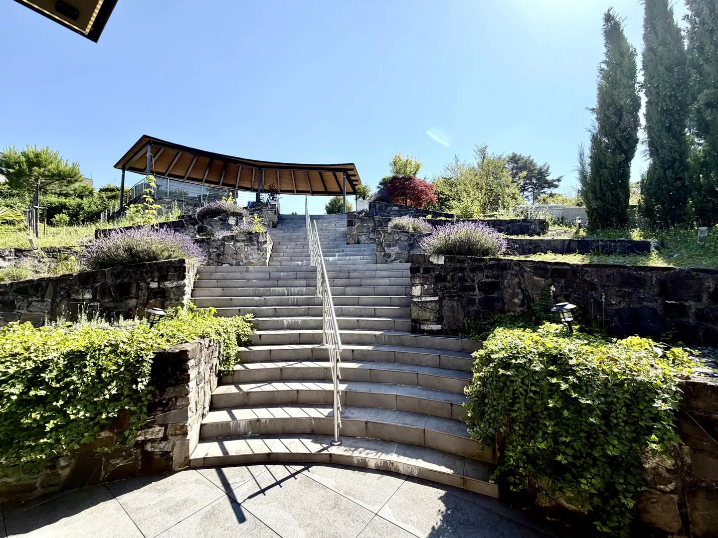 Villa moderne avec vue lac - Photo 12 sur 13