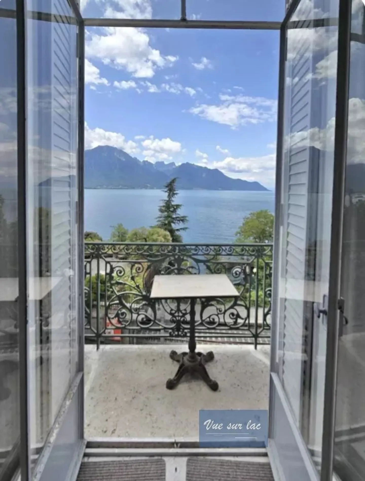 Charming apartment in Montreux with breathtaking views - Photo 10 of 12