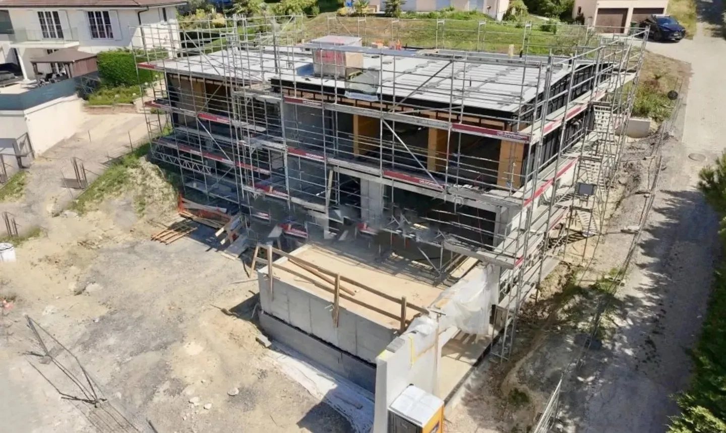 Superb modern duplex with garden and lake view - Photo 4 of 5