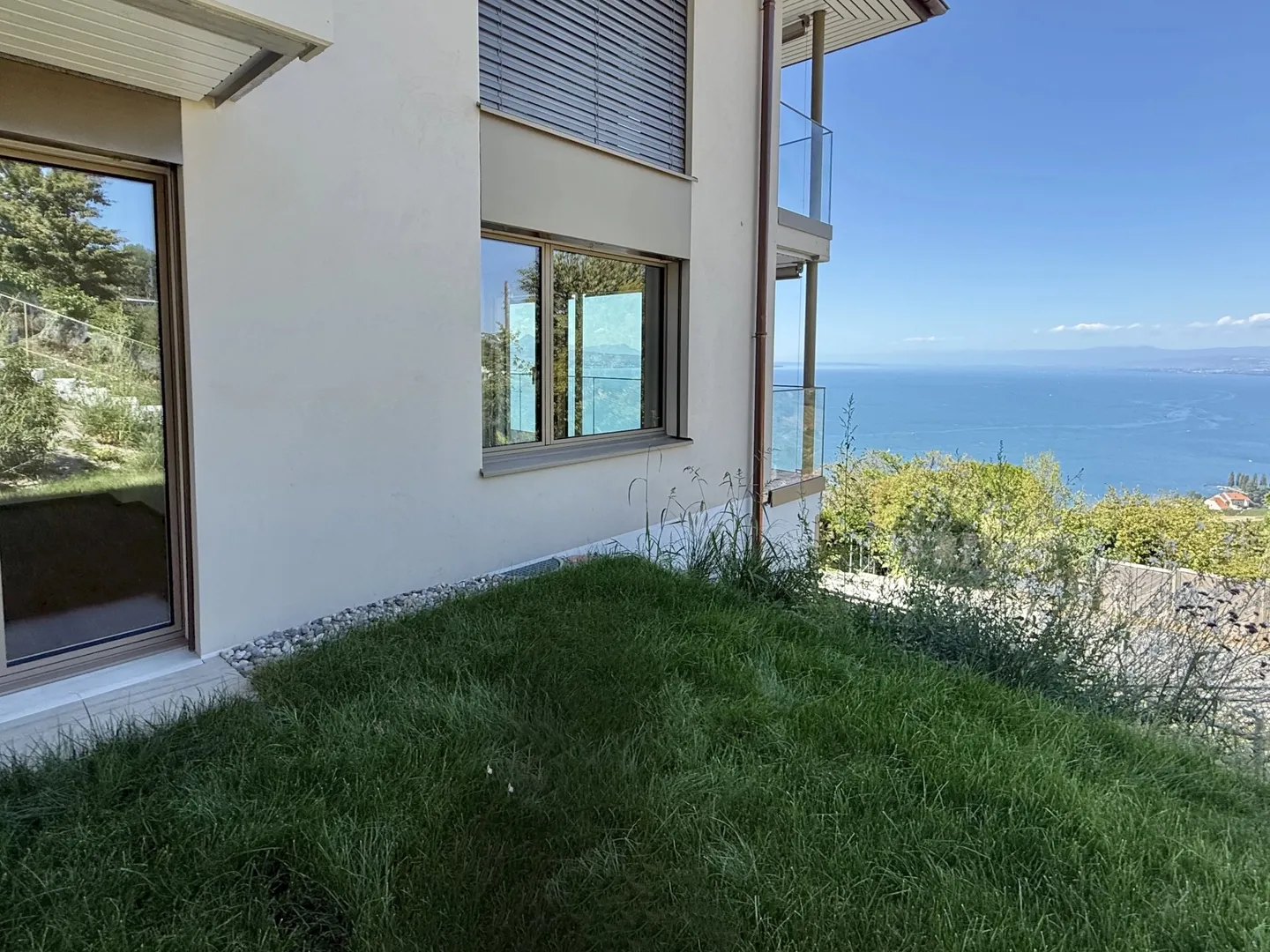 Neue Wohnung mit Garten, Panoramablick auf den See! - Foto 3 von 13