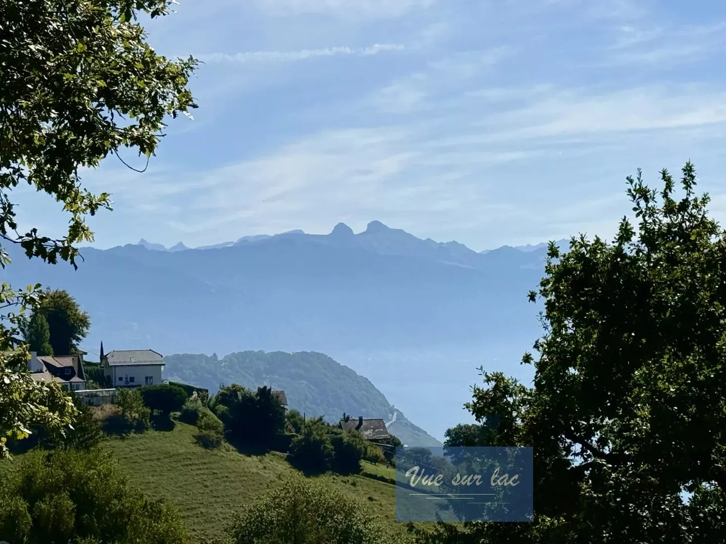Appartamento spazioso in villa d'architetto, vista mozzafiato! - Foto 2 di 13