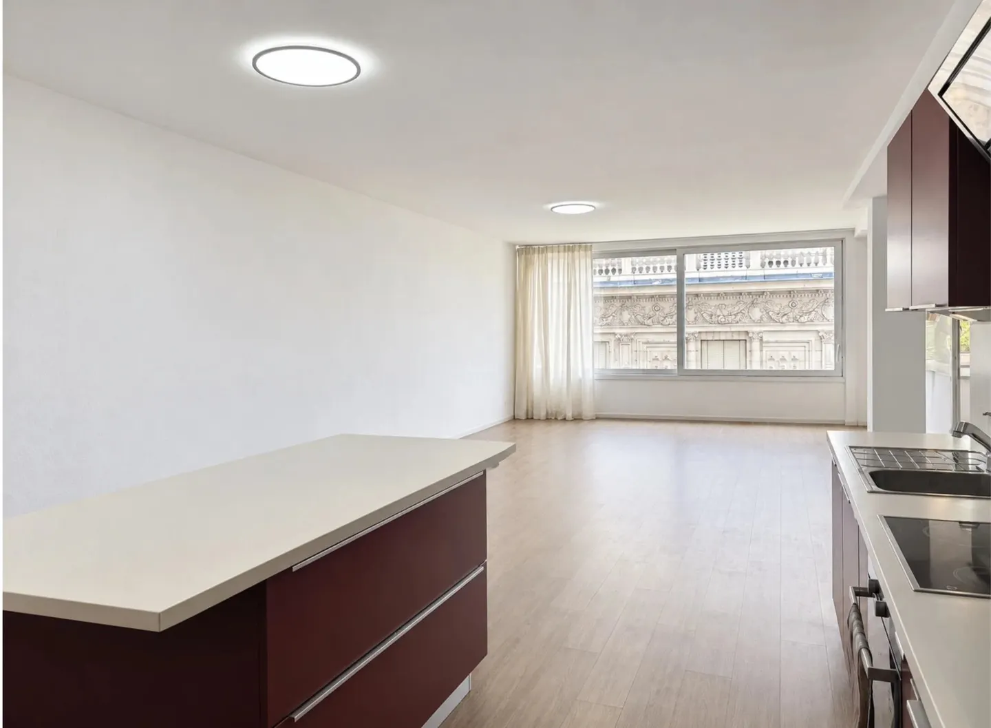 Spacious apartment in the center of Montreux – Facing the lake – Sale authorized for foreigners - Photo 3 of 13