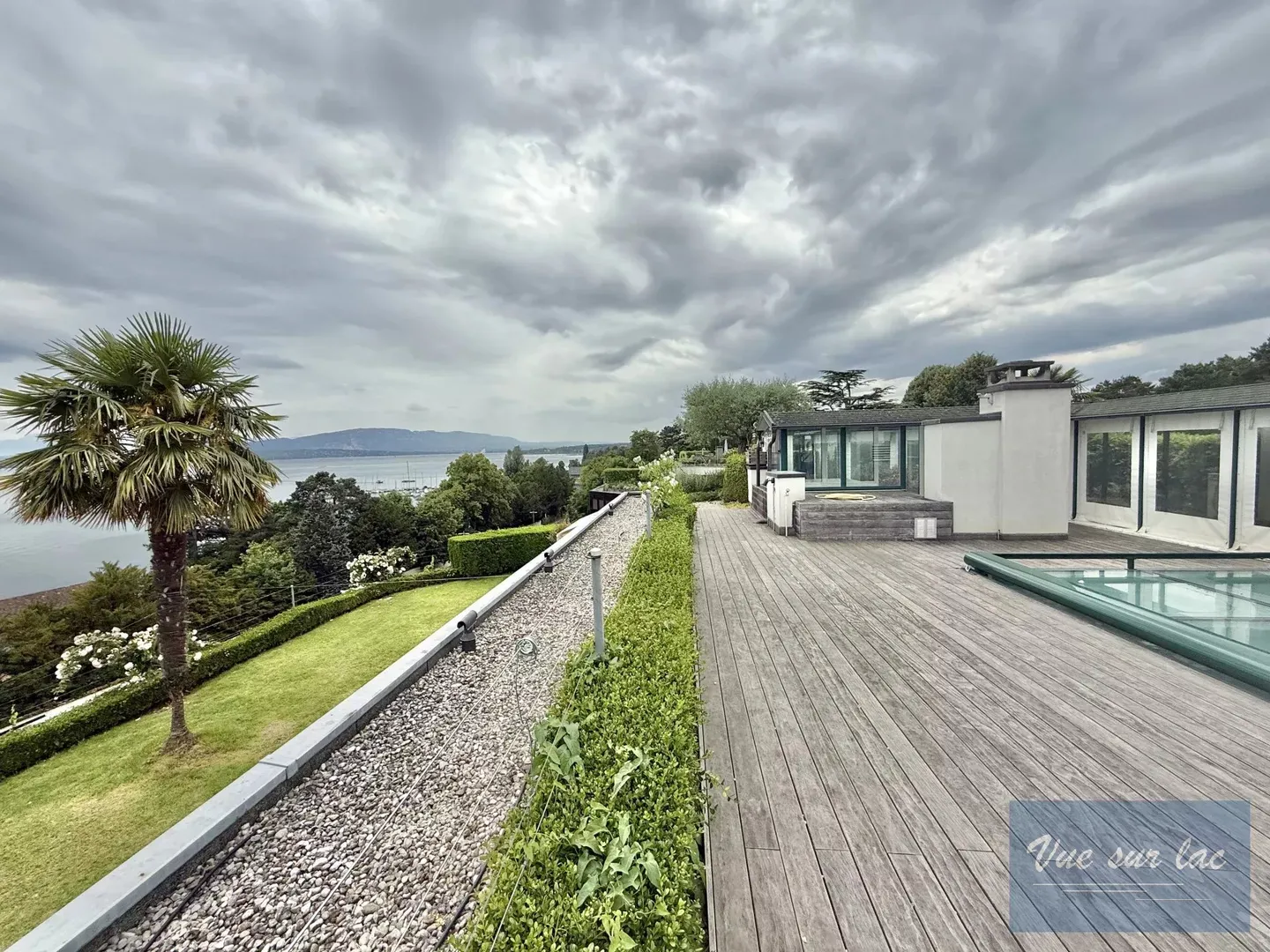 Luxus-Penthouse in Tannay, Blick auf den Genfersee und die Alpen - Foto 12 von 13