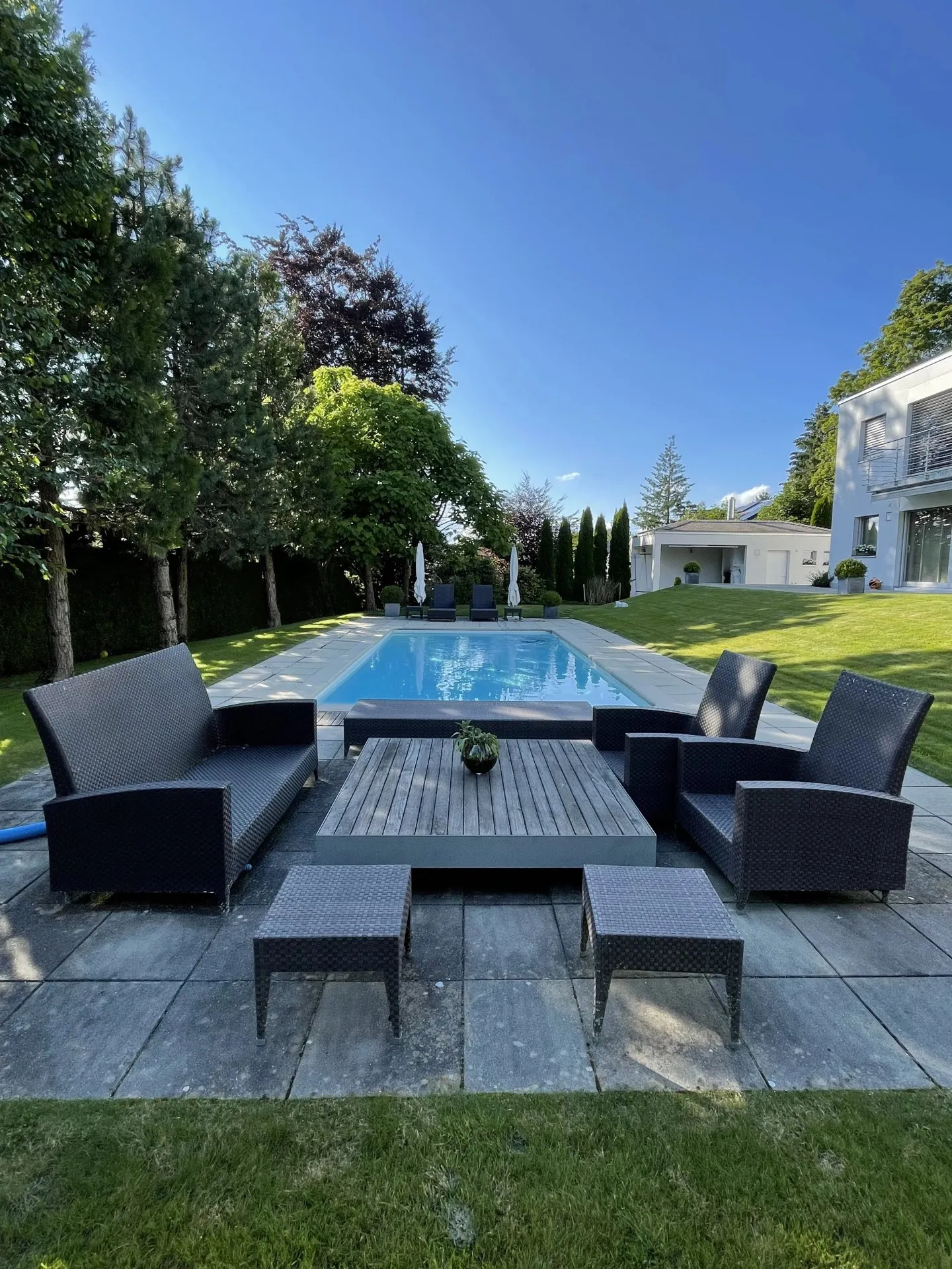 Grande villa contemporanea di 500m², piscina, tranquilla, vista sul Giura - Foto 1 di 13