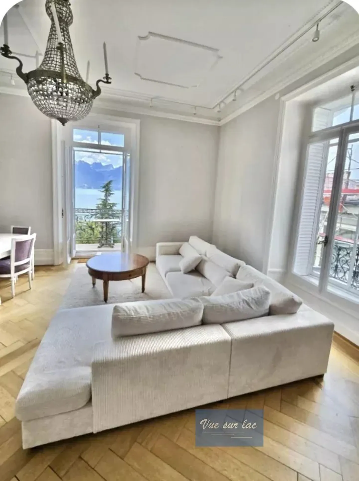 Charming apartment in Montreux with breathtaking views - Photo 4 of 12