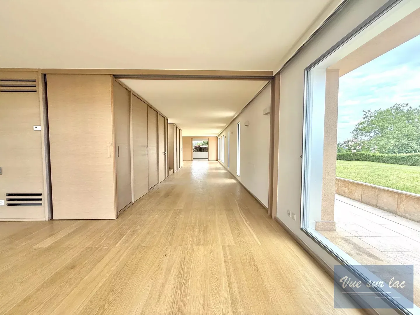 Luxus-Penthouse in Tannay, Blick auf den Genfersee und die Alpen - Foto 8 von 13