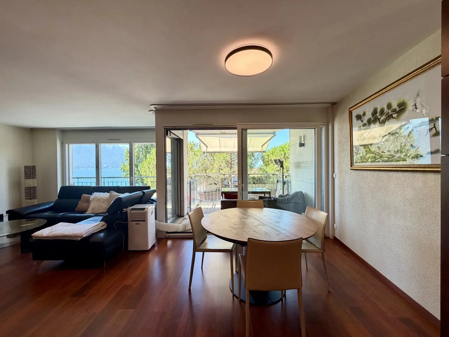 Apartment with lake view - Sale to foreigners allowed - Photo 3 of 11