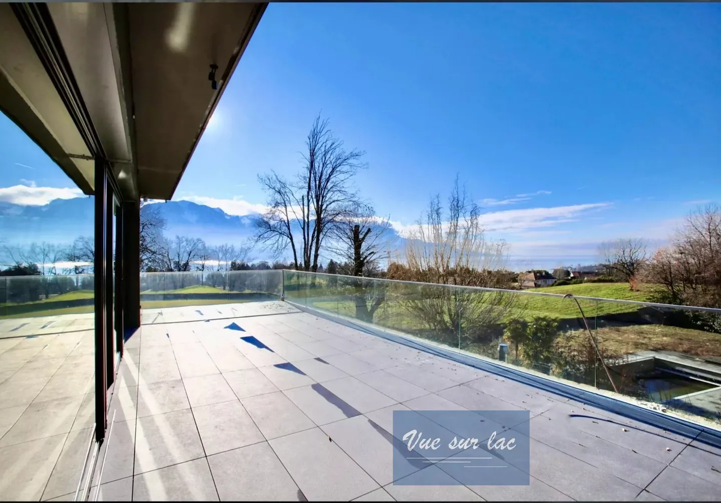 Außergewöhnliche moderne Villa mit Panoramablick. - Foto 8 von 13