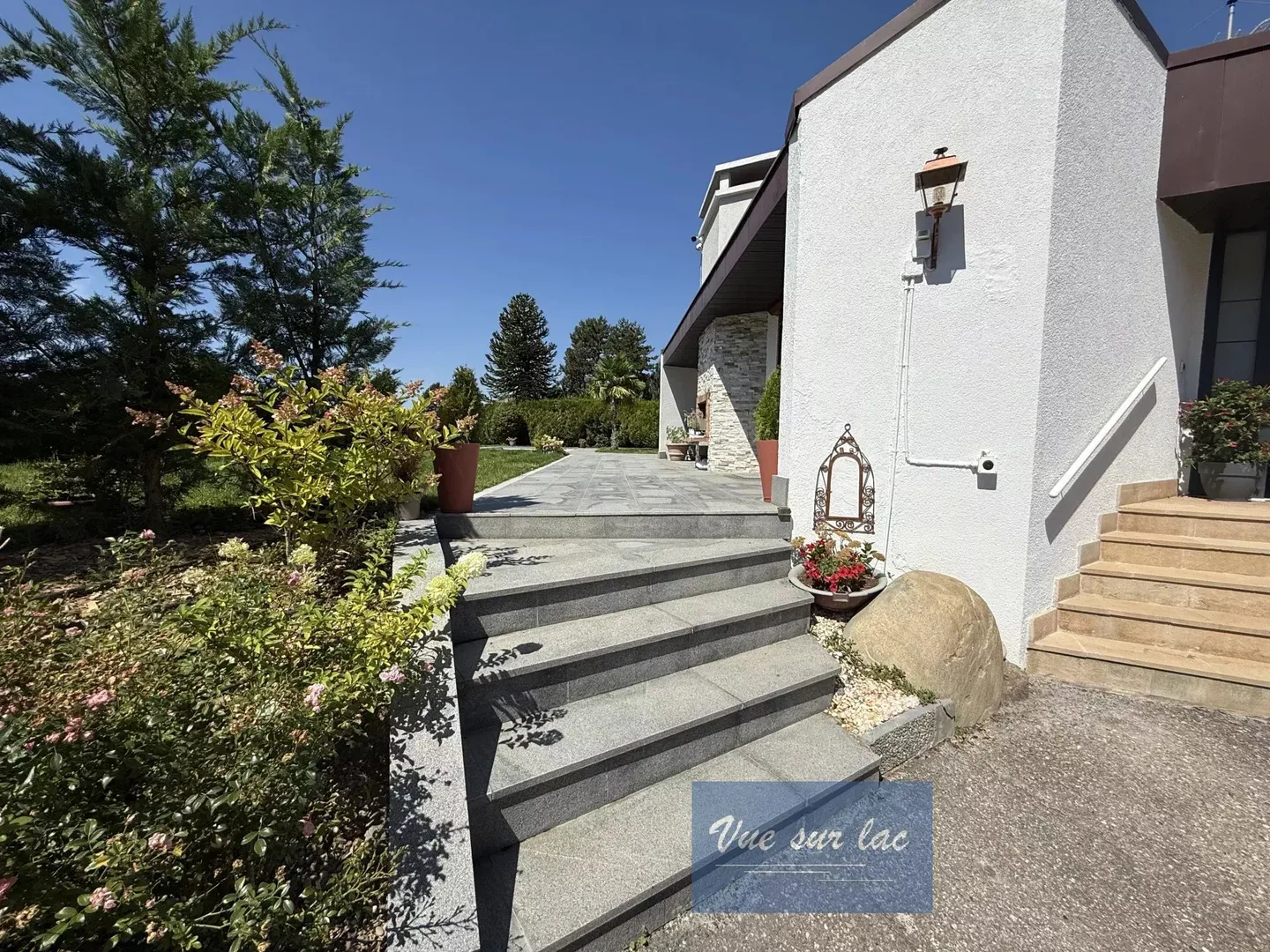 LUXURY VILLA IN VESSY WITH POOL AND EXPANSION POTENTIAL - Photo 2 of 13