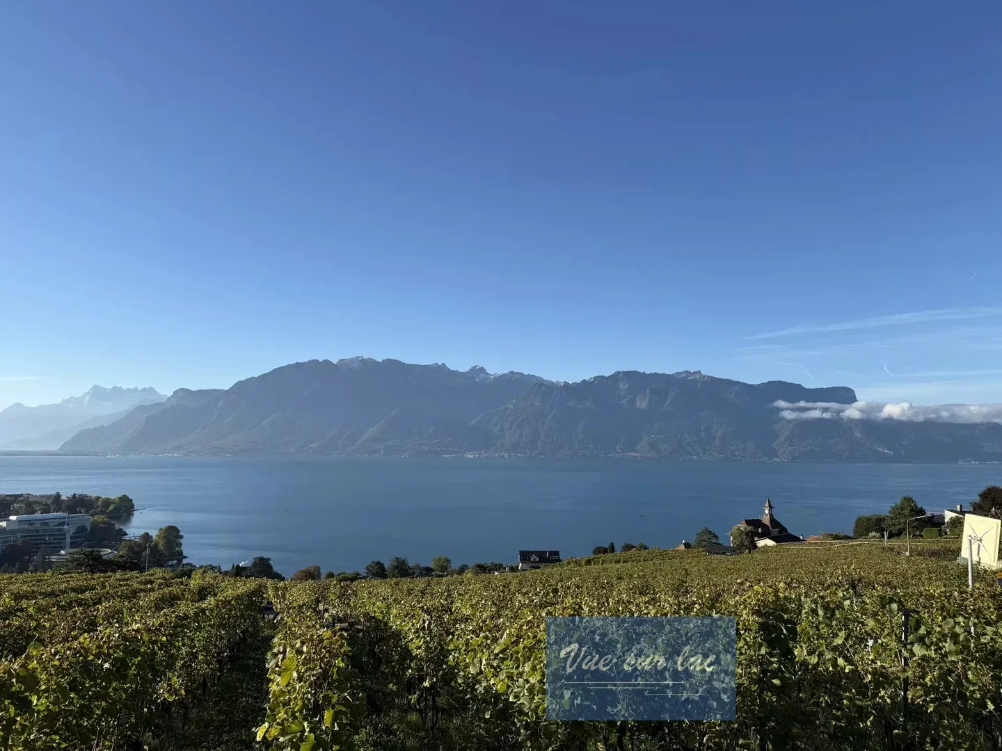 APPARTAMENTO DI LUSSO CON VISTA IMPRENDIBILE SUL LAGO - Foto 12 di 13