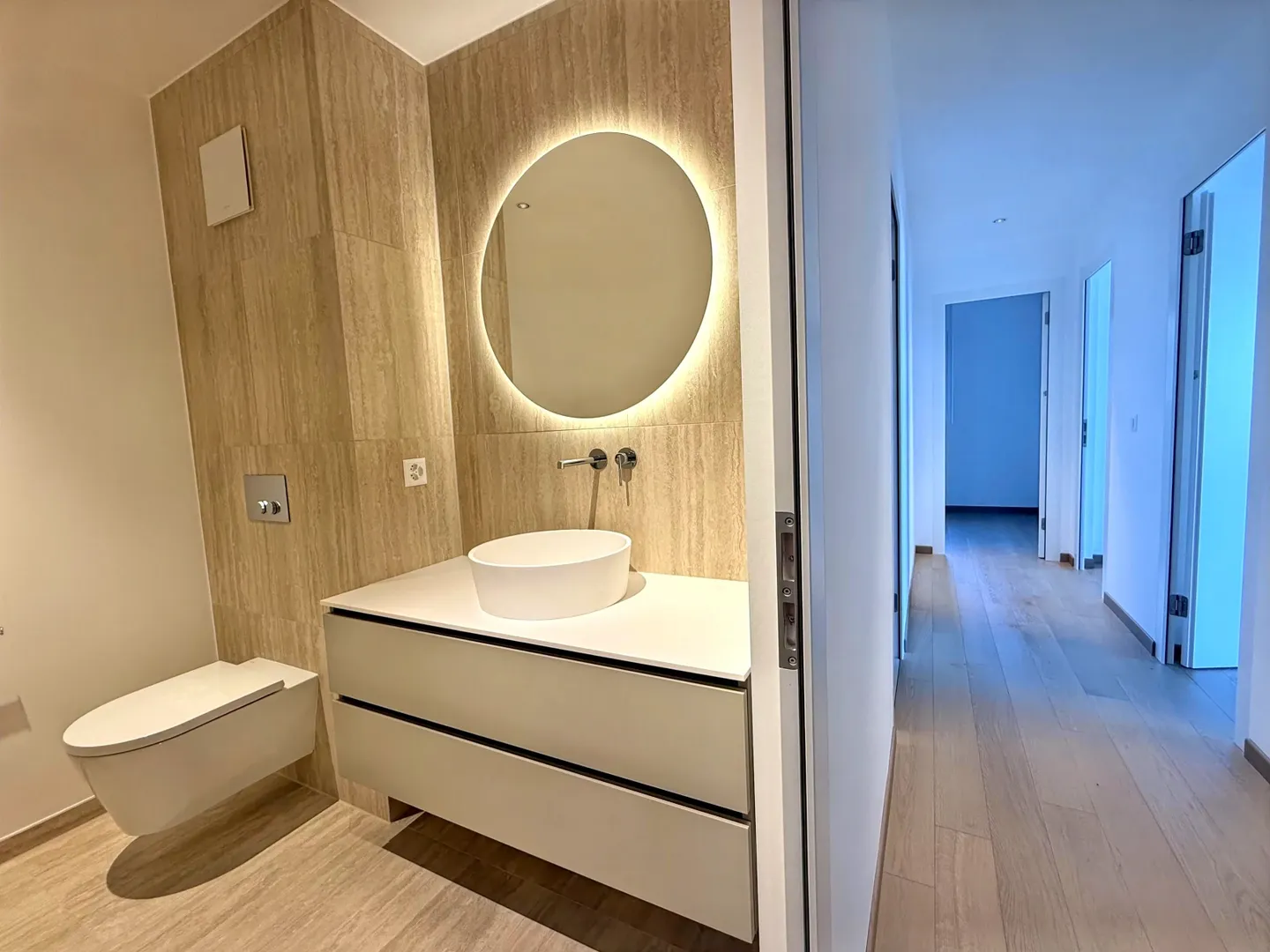 Appartement moderne avec vue sur lac - Photo 10 sur 13