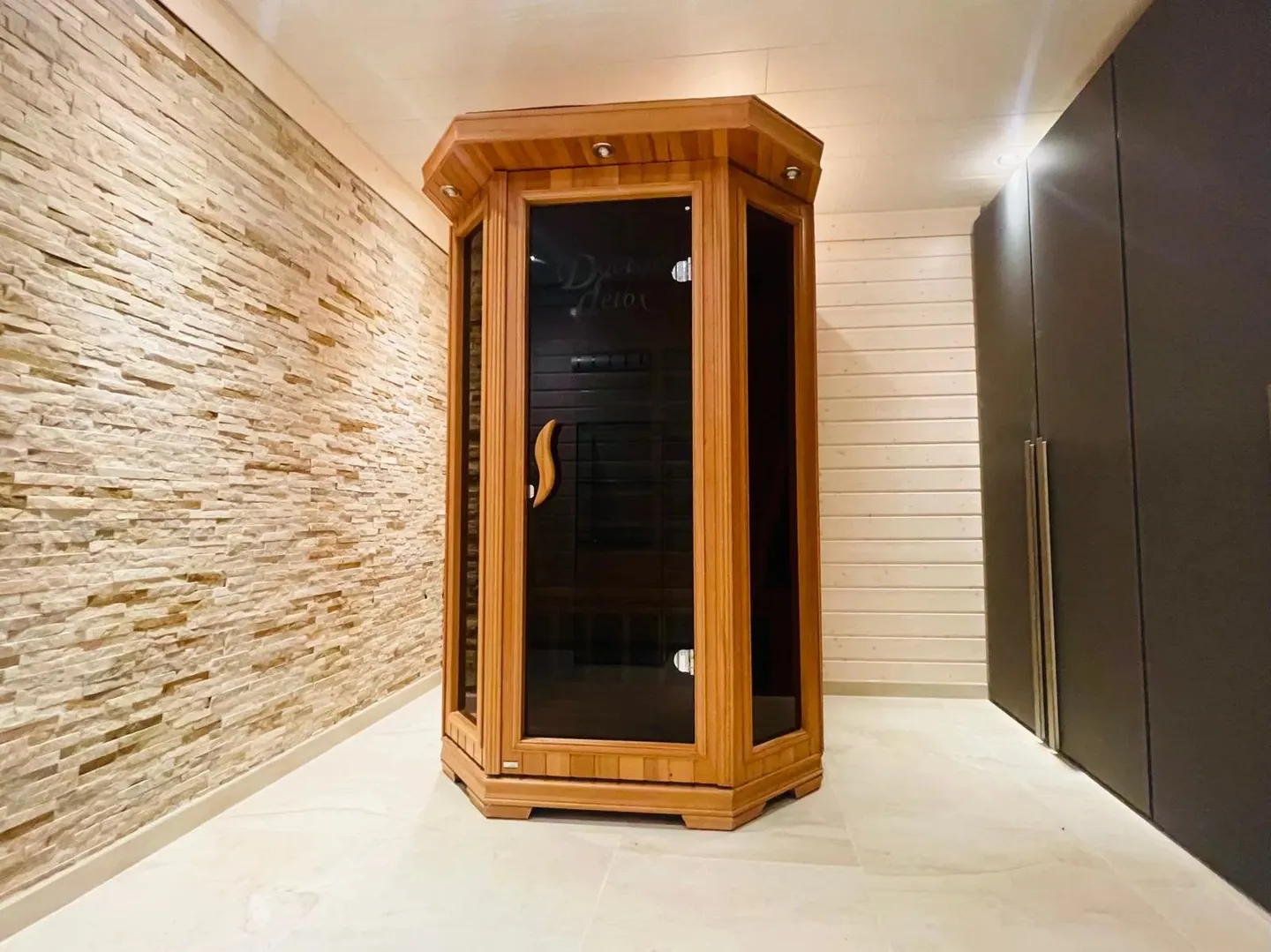 Individual villa located in a sought-after residential area. - Photo 10 of 12