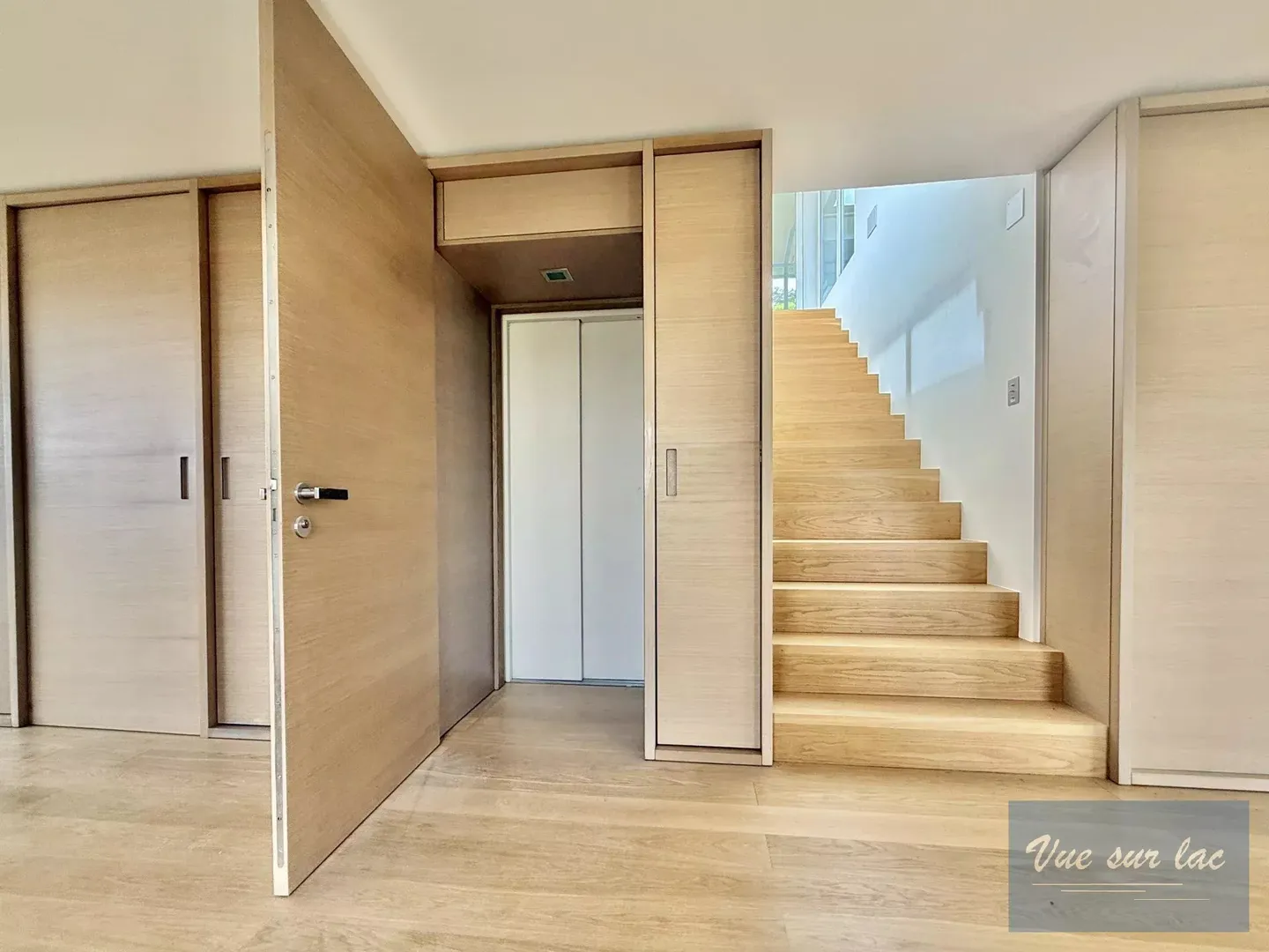 Luxus-Penthouse in Tannay, Blick auf den Genfersee und die Alpen - Foto 5 von 13