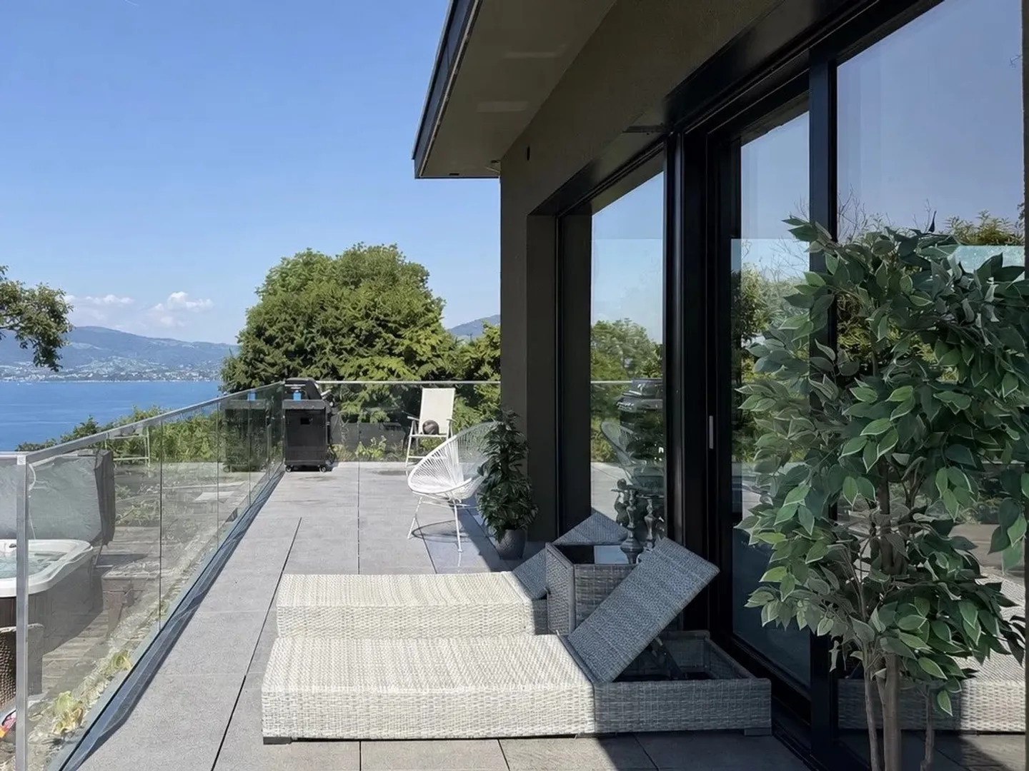 Villa moderne avec vue lac - Photo 2 sur 13