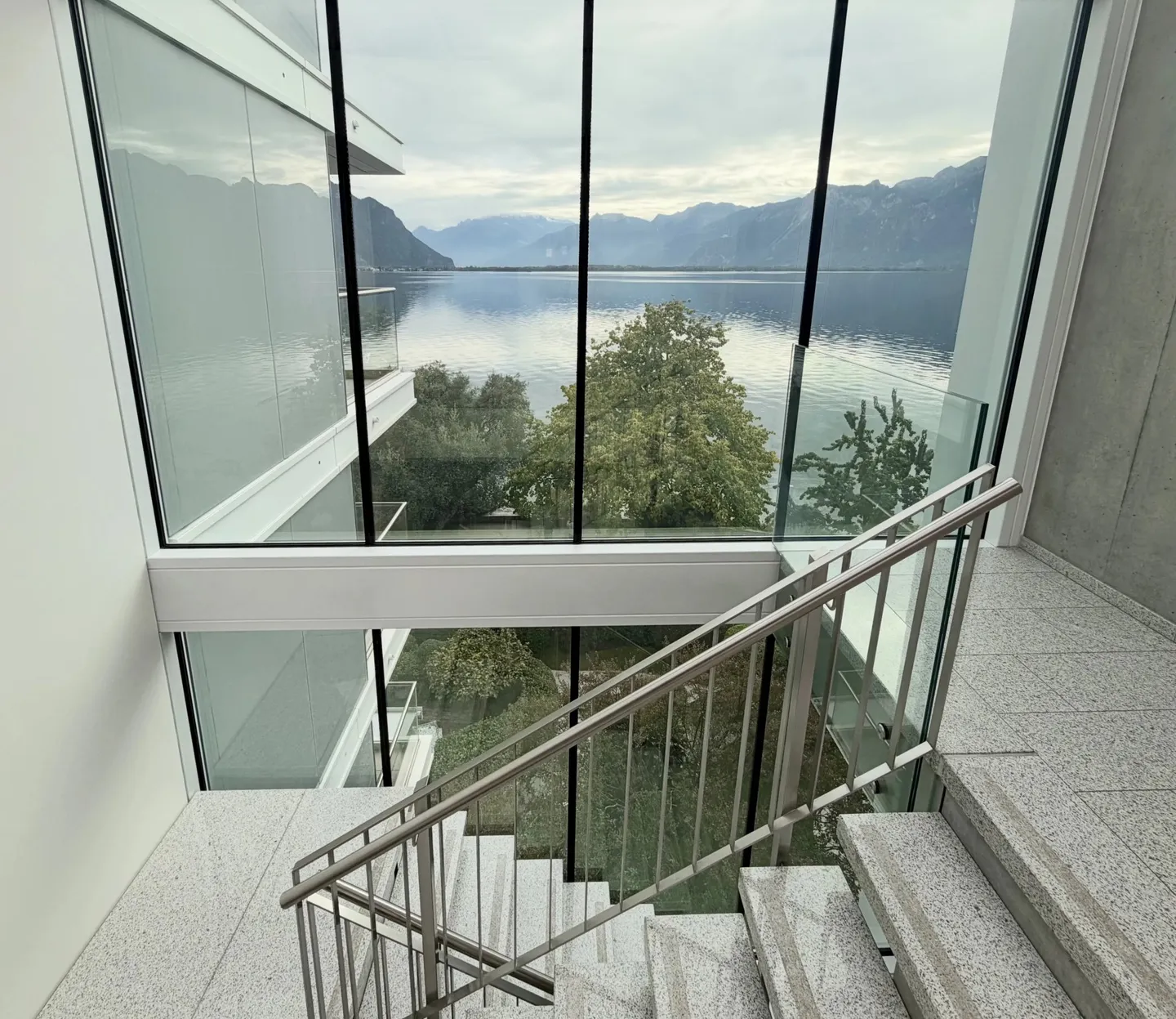 Apartment facing the lake in Montreux – Sale authorization for foreigners - Photo 12 of 12