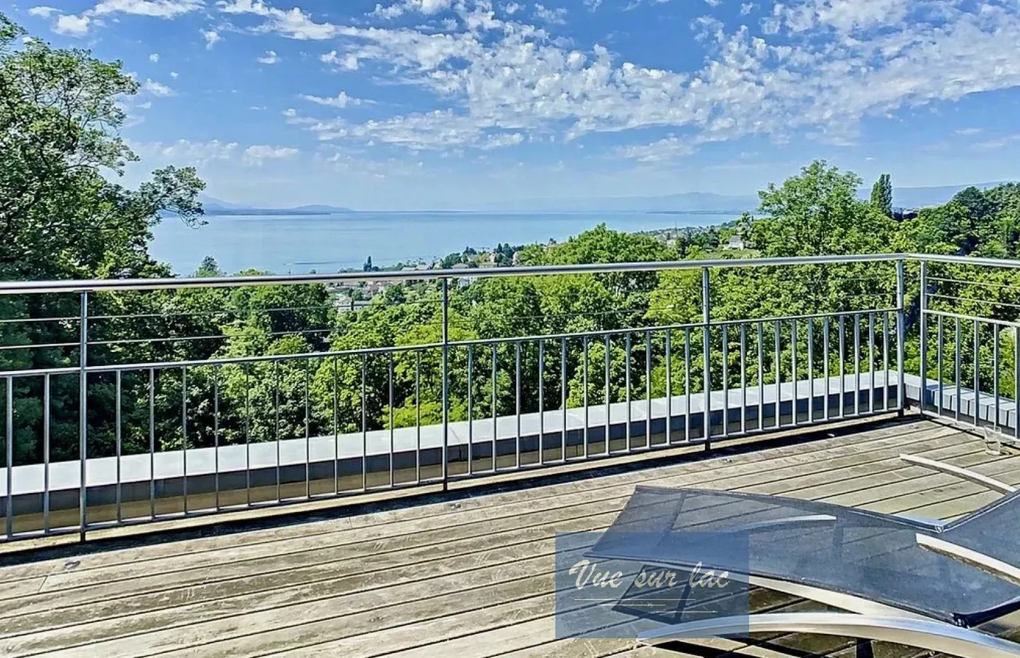 Modern penthouse in Lutry with panoramic view - Photo 1 of 13