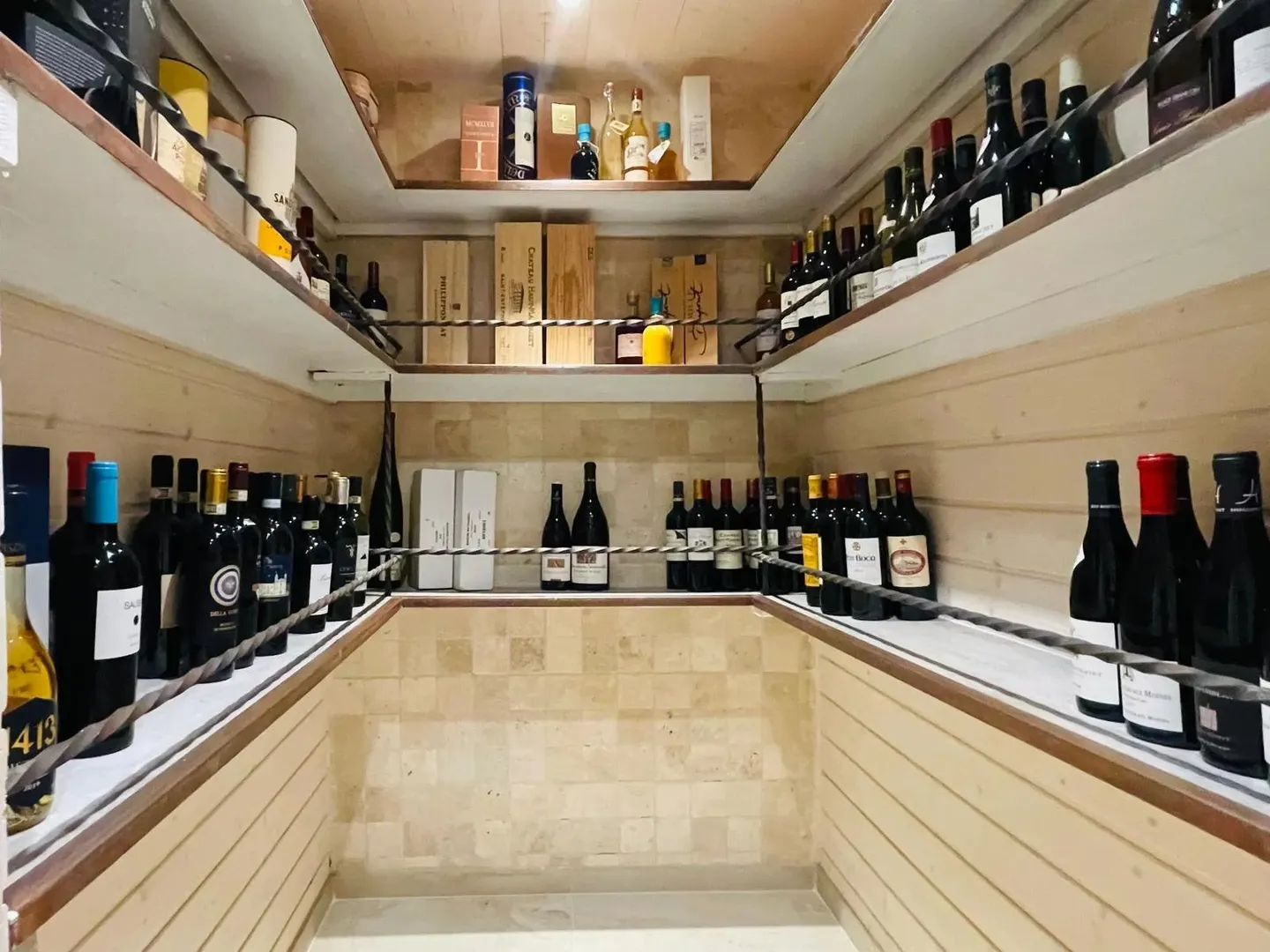 Individual villa located in a sought-after residential area. - Photo 9 of 12