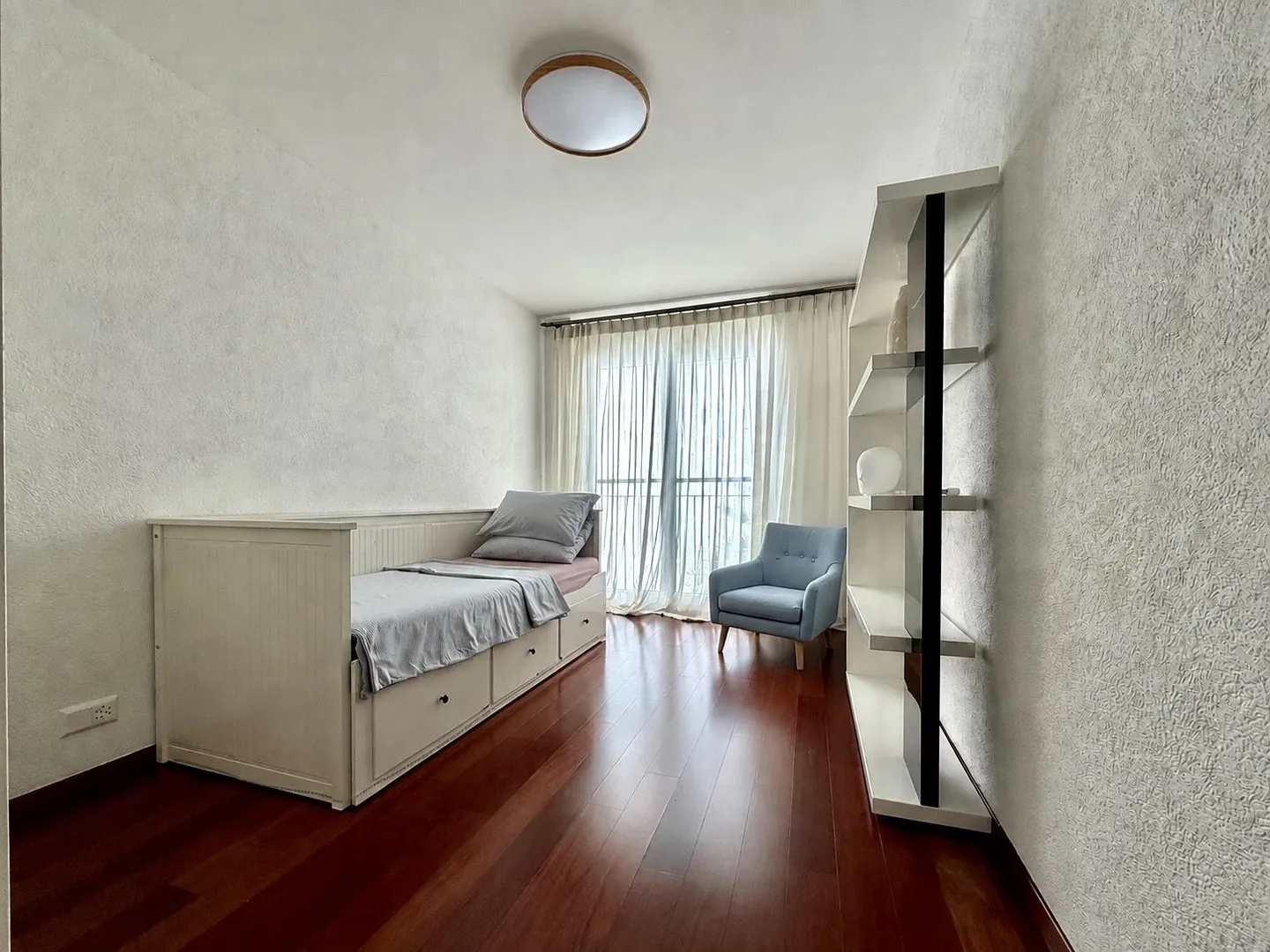 Apartment with lake view - Sale to foreigners allowed - Photo 10 of 11