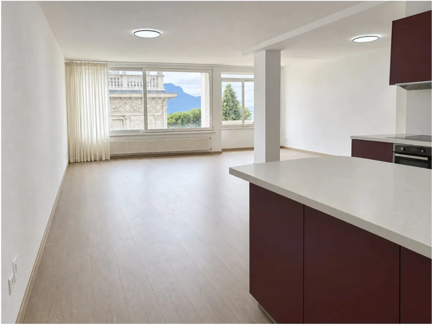 Spacious apartment in the center of Montreux – Facing the lake – Sale authorized for foreigners - Photo 1 of 13