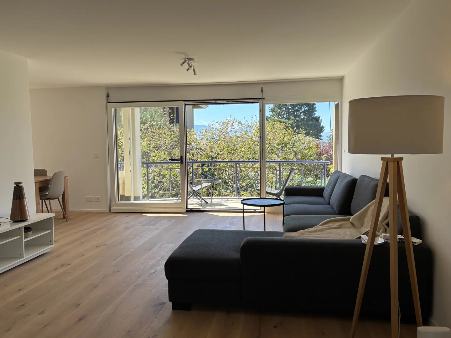 Appartement de Luxe à St-Sulpice - Photo 2 sur 13