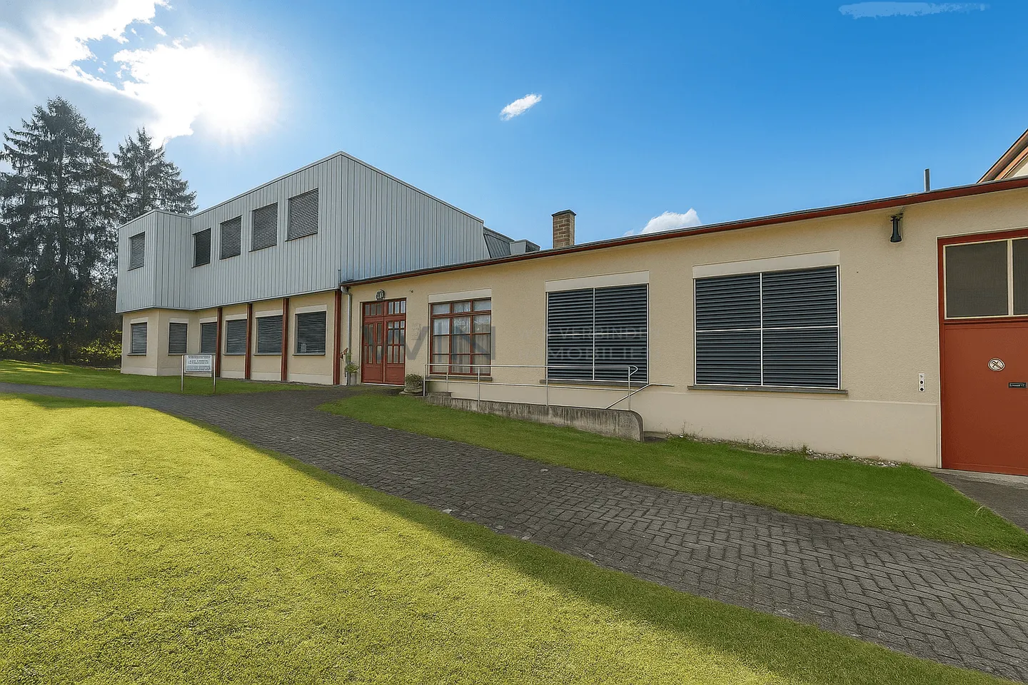 Geräumige Halle für Sportprojekte - Foto 2 von 11