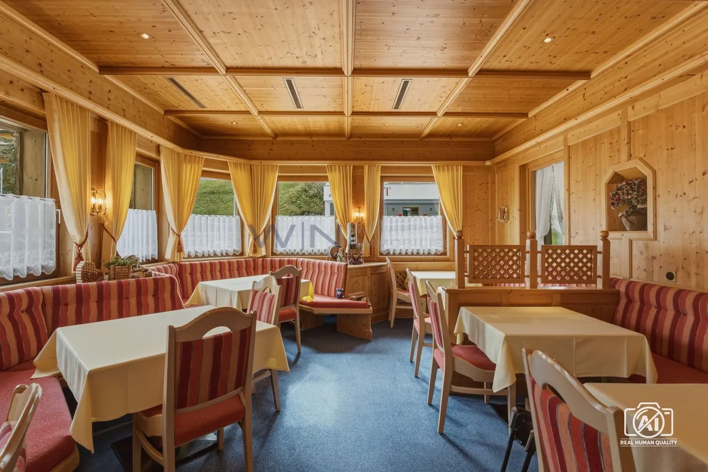 Exclusive hotel gem in a prime alpine location - Photo 12 of 13