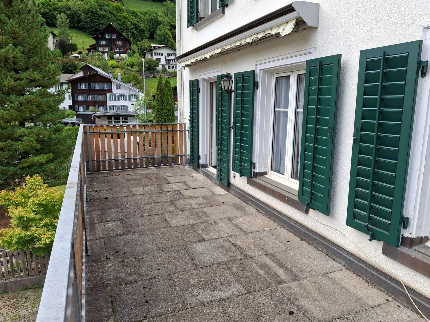 House with a separate apartment and practice/workshop/storage - Photo 8 of 8