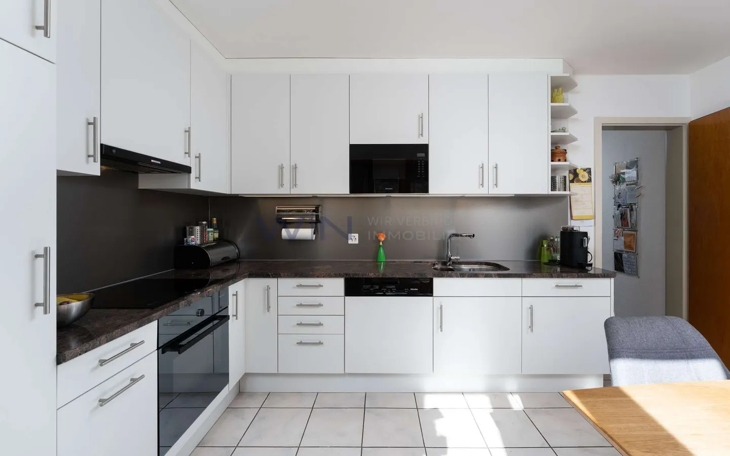 Geräumiges Familienhaus mit Garten - Foto 8 von 13