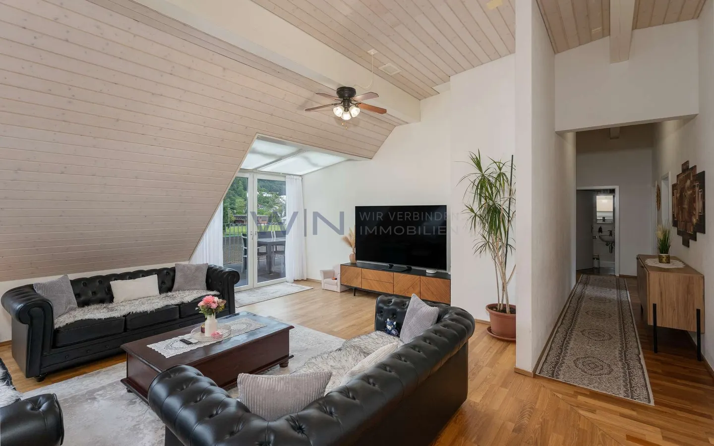 The Privilege of the Top Floor - Photo 3 of 11