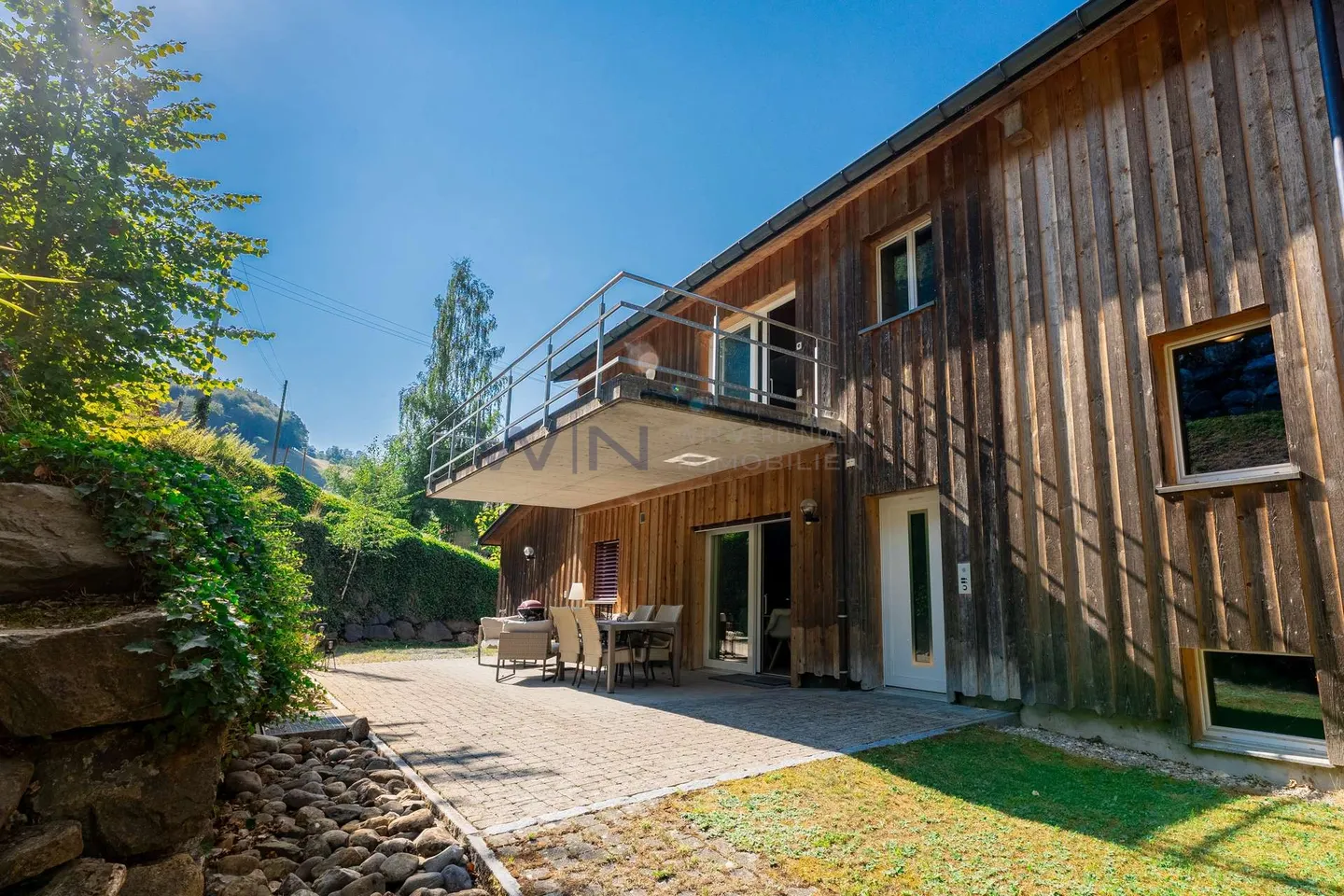 Two living worlds under one Toggenburg roof - Photo 2 of 13