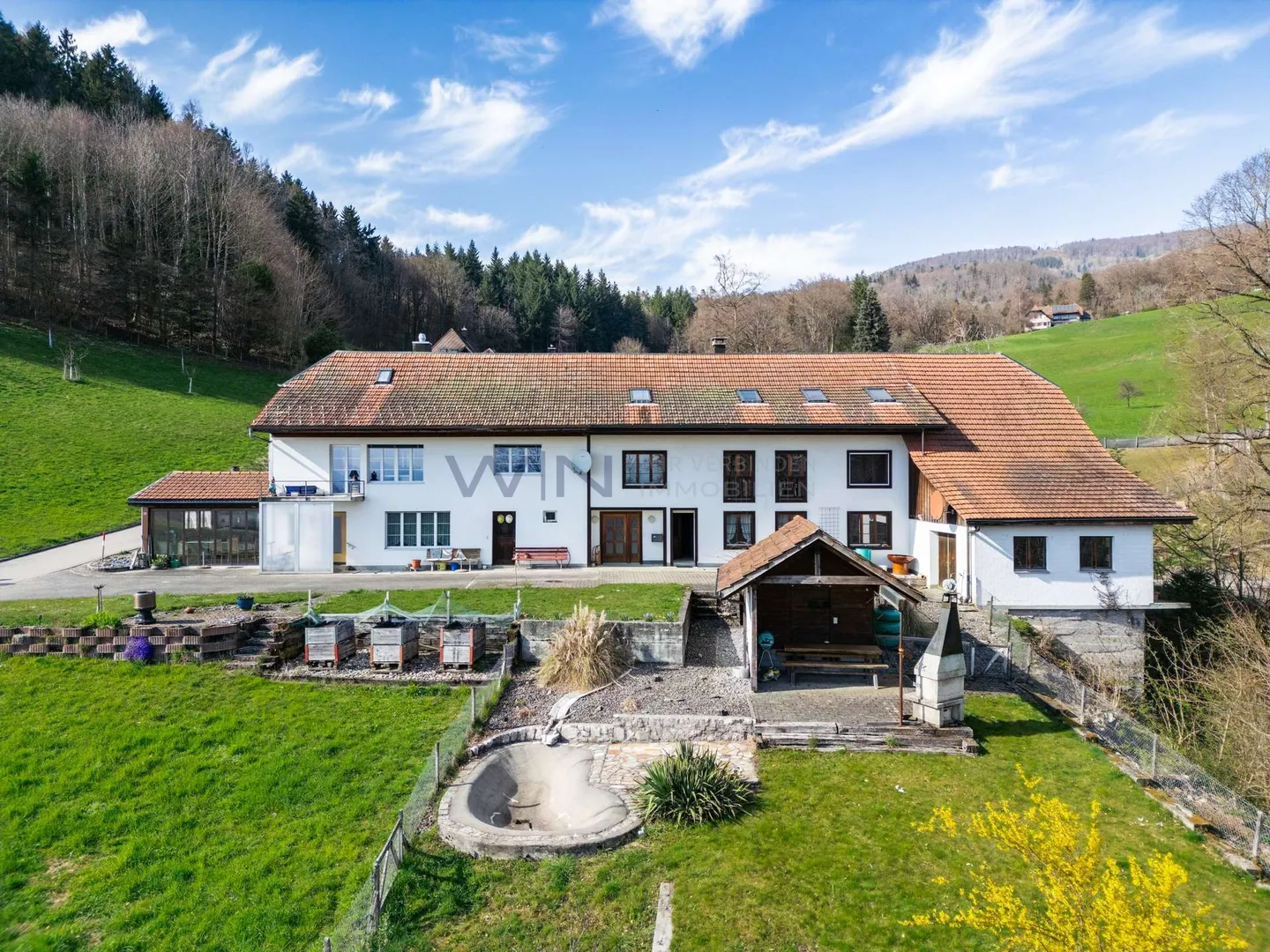 Property from 1905 with workshop and stream - Photo 4 of 9