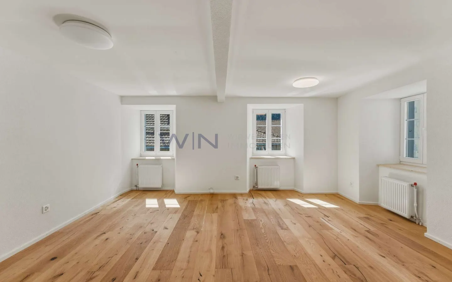Completamente ristrutturato nel centro del villaggio? Volta incontra parquet - Foto 2 di 8