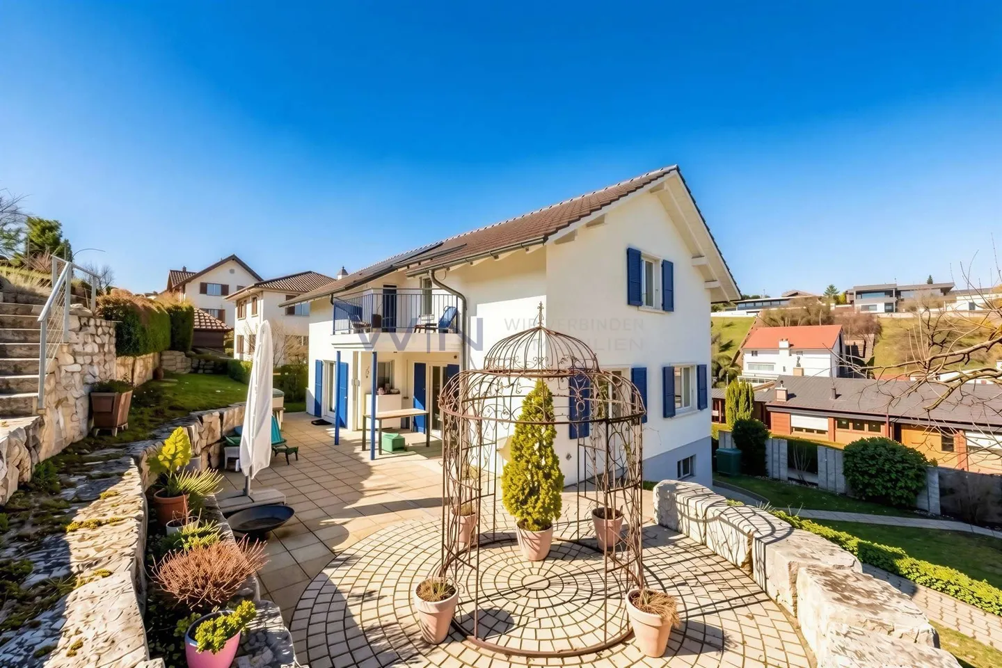 Geräumiges Familienhaus mit Garten - Foto 1 von 13