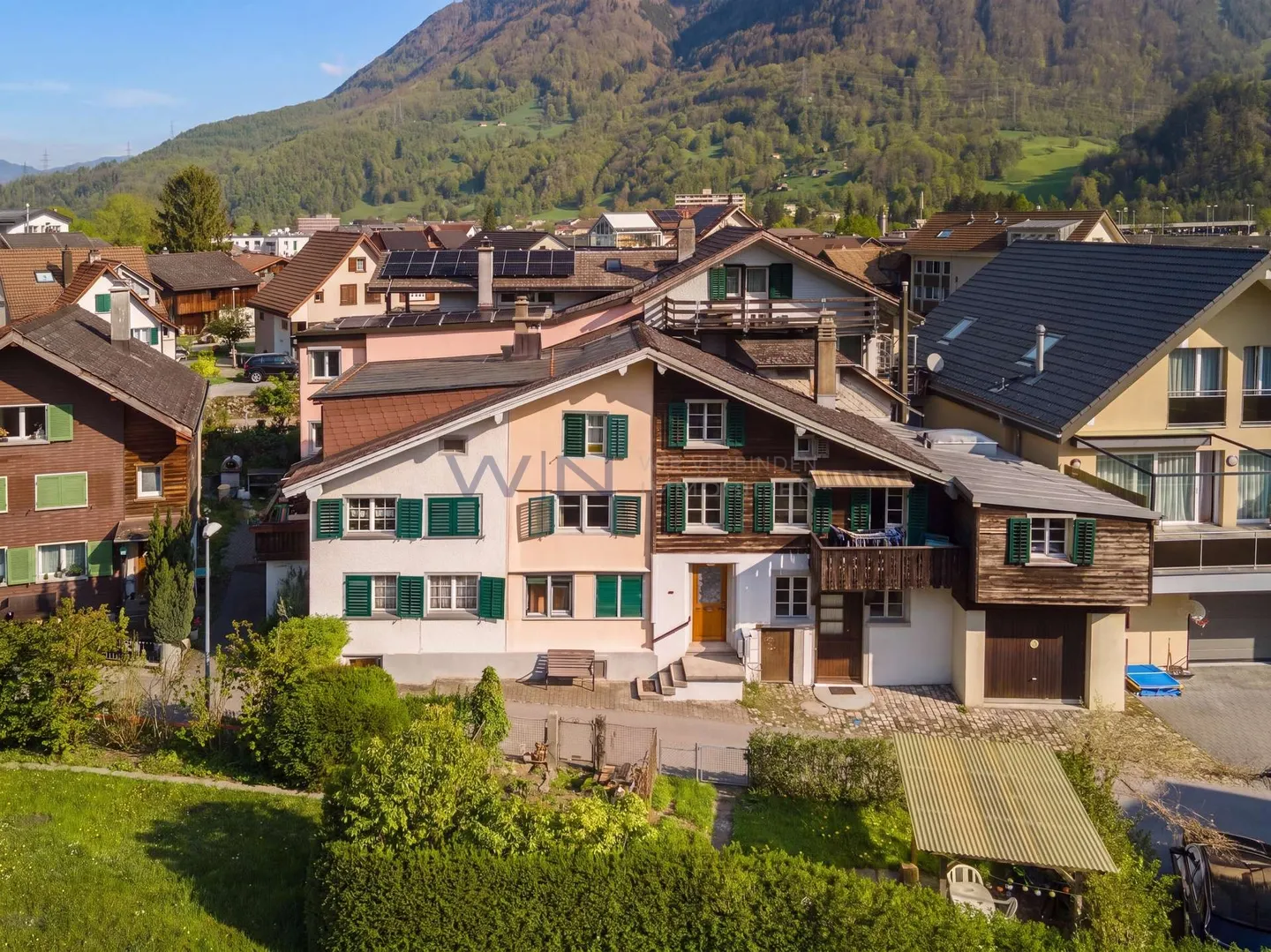Casa di 4 unità / Completamente affittata / 5,4 % - Foto 1 di 7