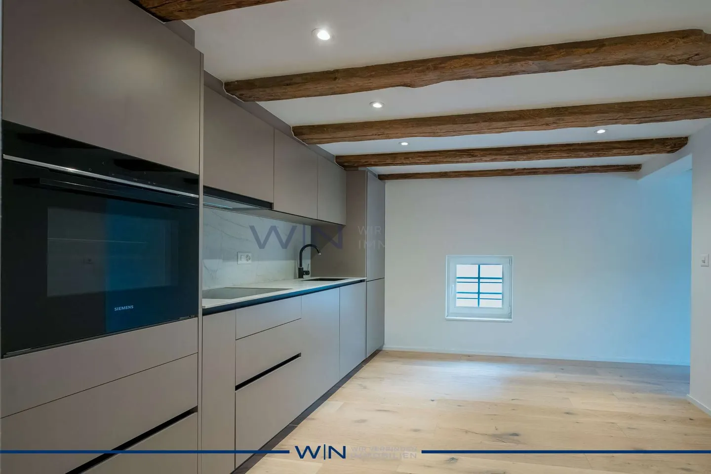 Bijou de Nouvelle Construction avec Appartements Supplémentaires - Photo 3 sur 10