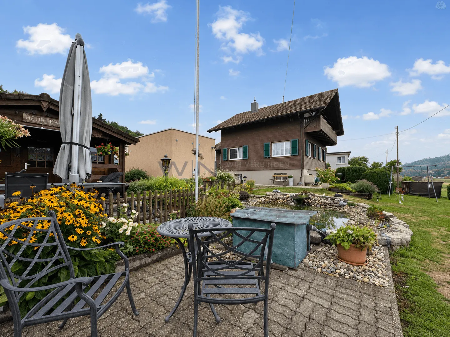 Beaucoup de vert, maison de jardin et garage individuel - Photo 2 sur 13
