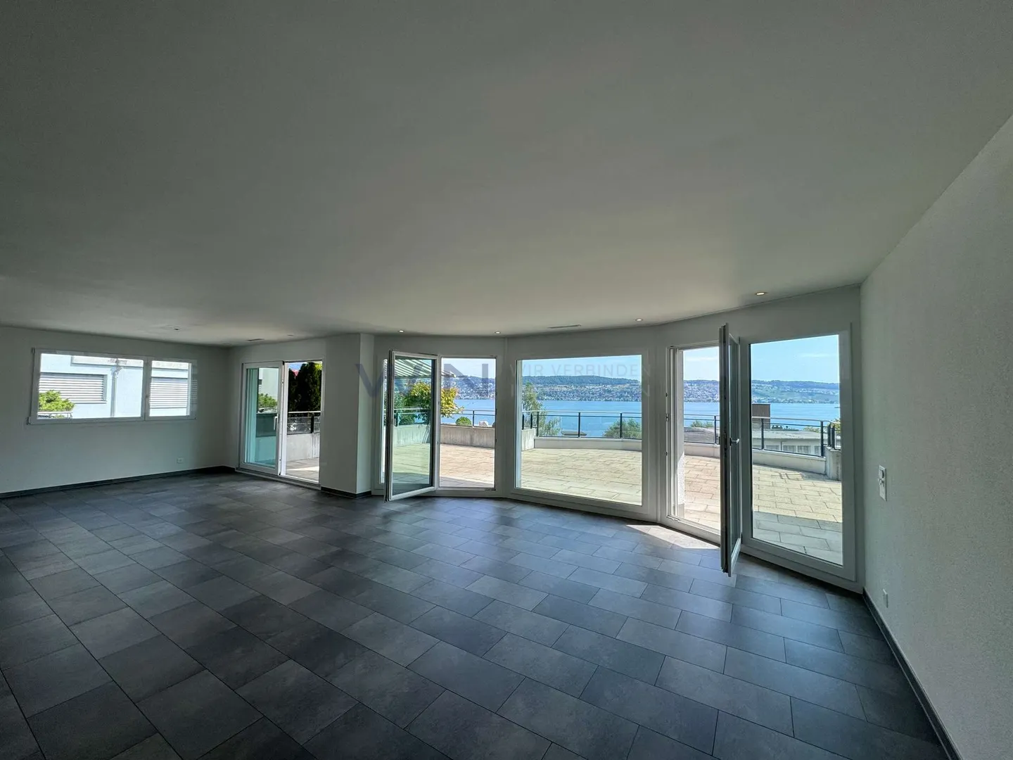 See opposite, 65 m² terrace and sauna - Photo 3 of 13