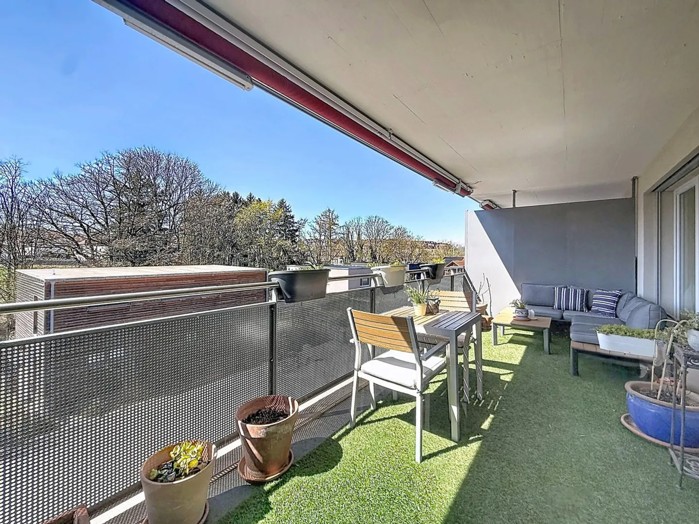 Bright 4.5-room duplex with south-facing balcony and unobstructed view - great opportunity in Belfaux - Photo 6 of 13
