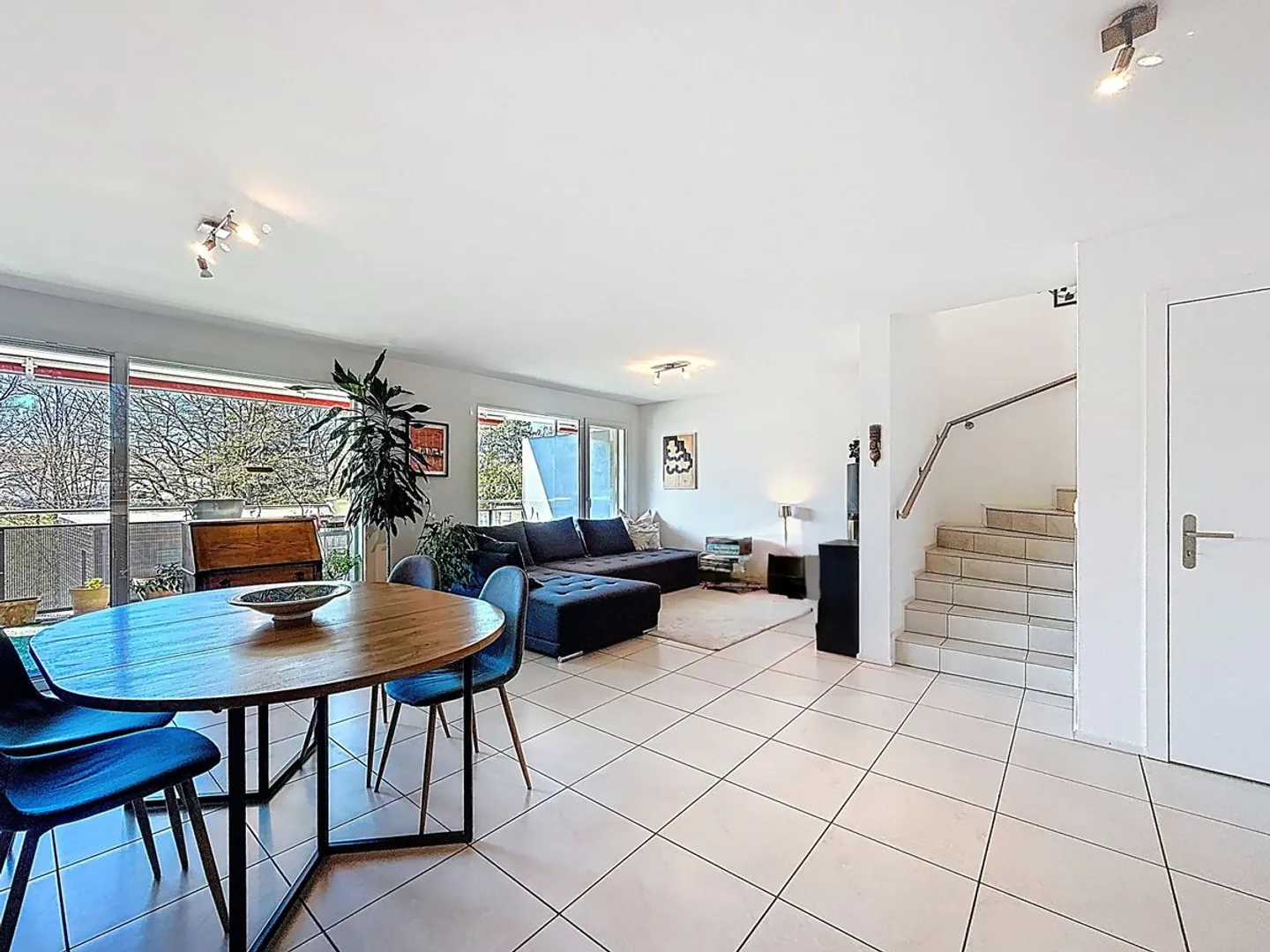 Zu vermieten: 4,5 Zimmer Duplex mit Balkon in Belfaux zu vermieten - Foto 3 von 11